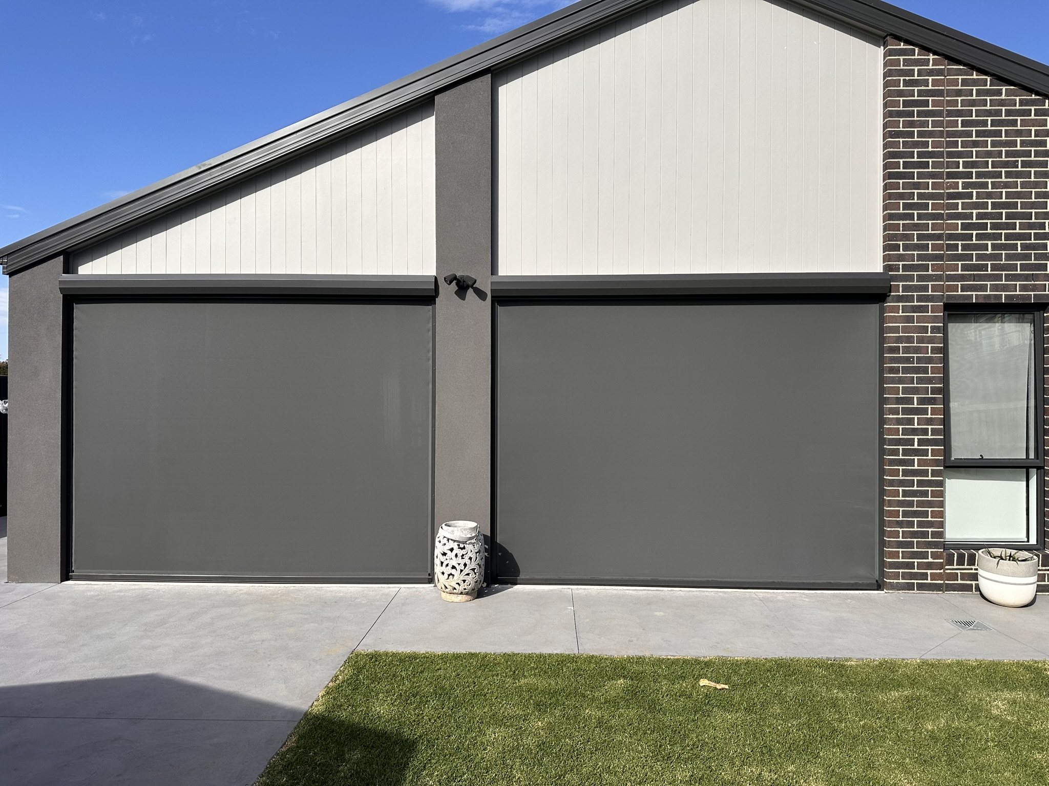 Ziptrak blinds across a modern Melbourne alfresco area
